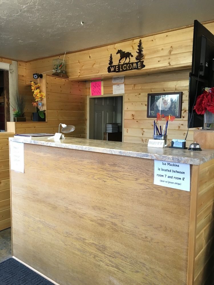 Eagle Crater Lake Inn Chemult Exterior foto