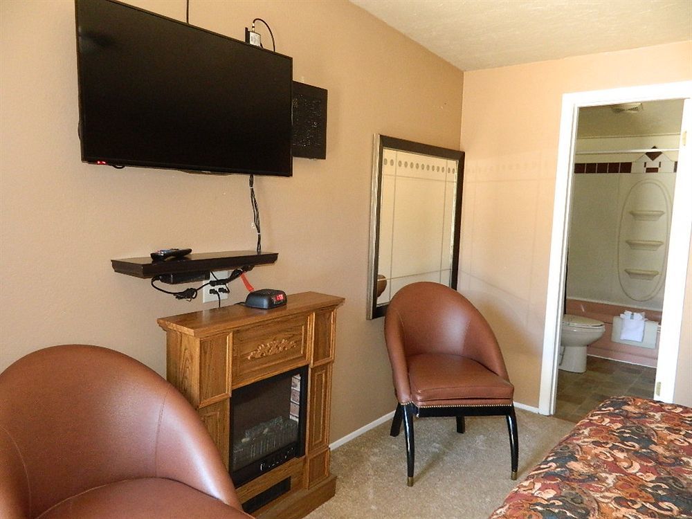 Eagle Crater Lake Inn Chemult Exterior foto