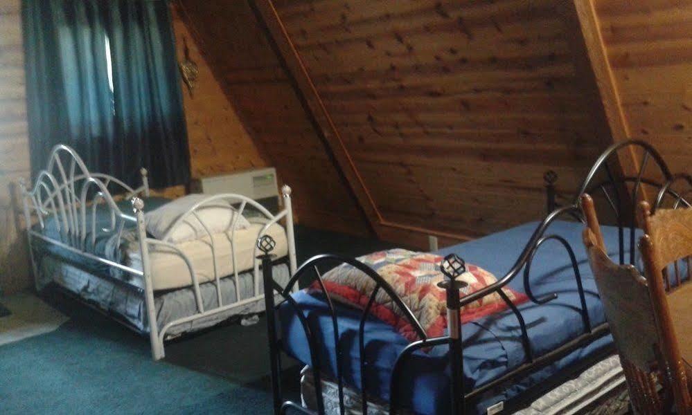 Eagle Crater Lake Inn Chemult Exterior foto